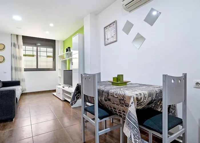 Vendrell Centre Apartment *